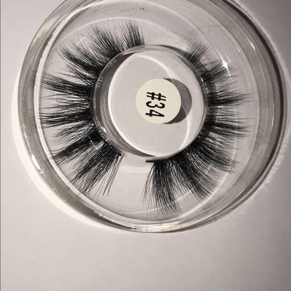Mink Lashes - Picture 3 of 4